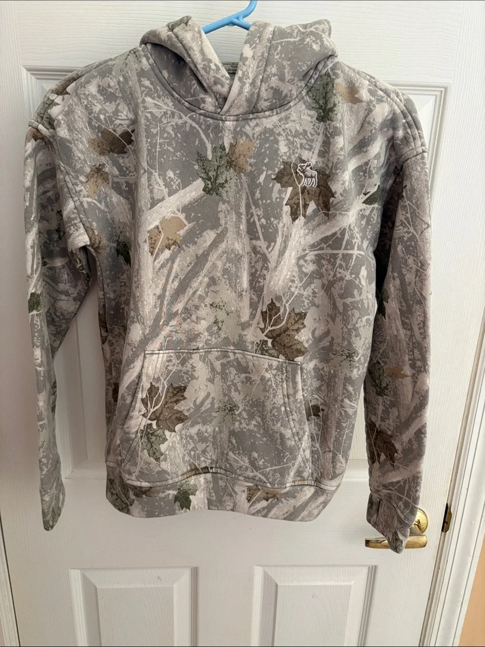 abercrombie kids size 12 Gray camo Sweatshirt hoodie with leaves in brown/green